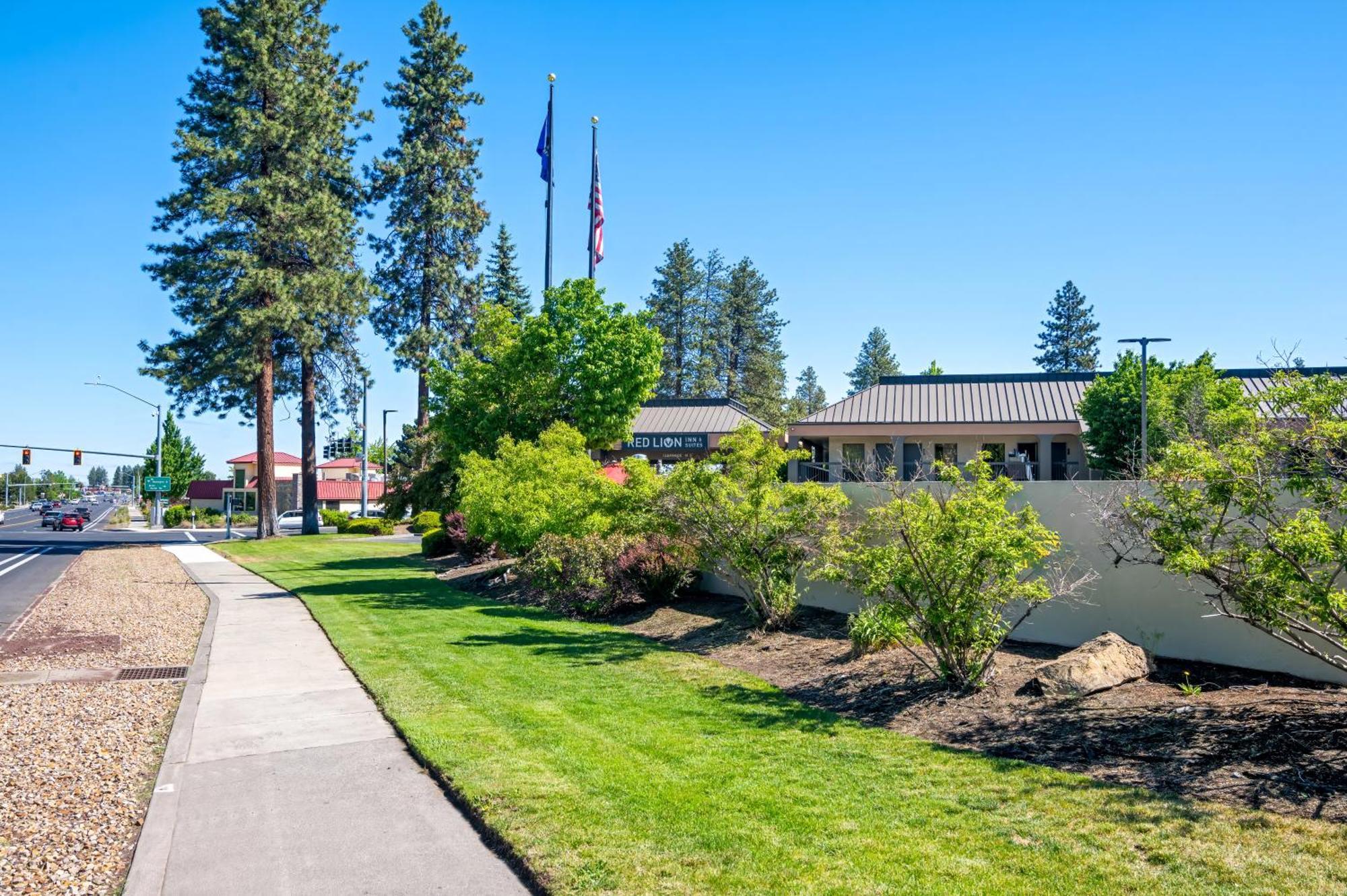 Red Lion Inn&Suites Deschutes River - Bend Exterior foto