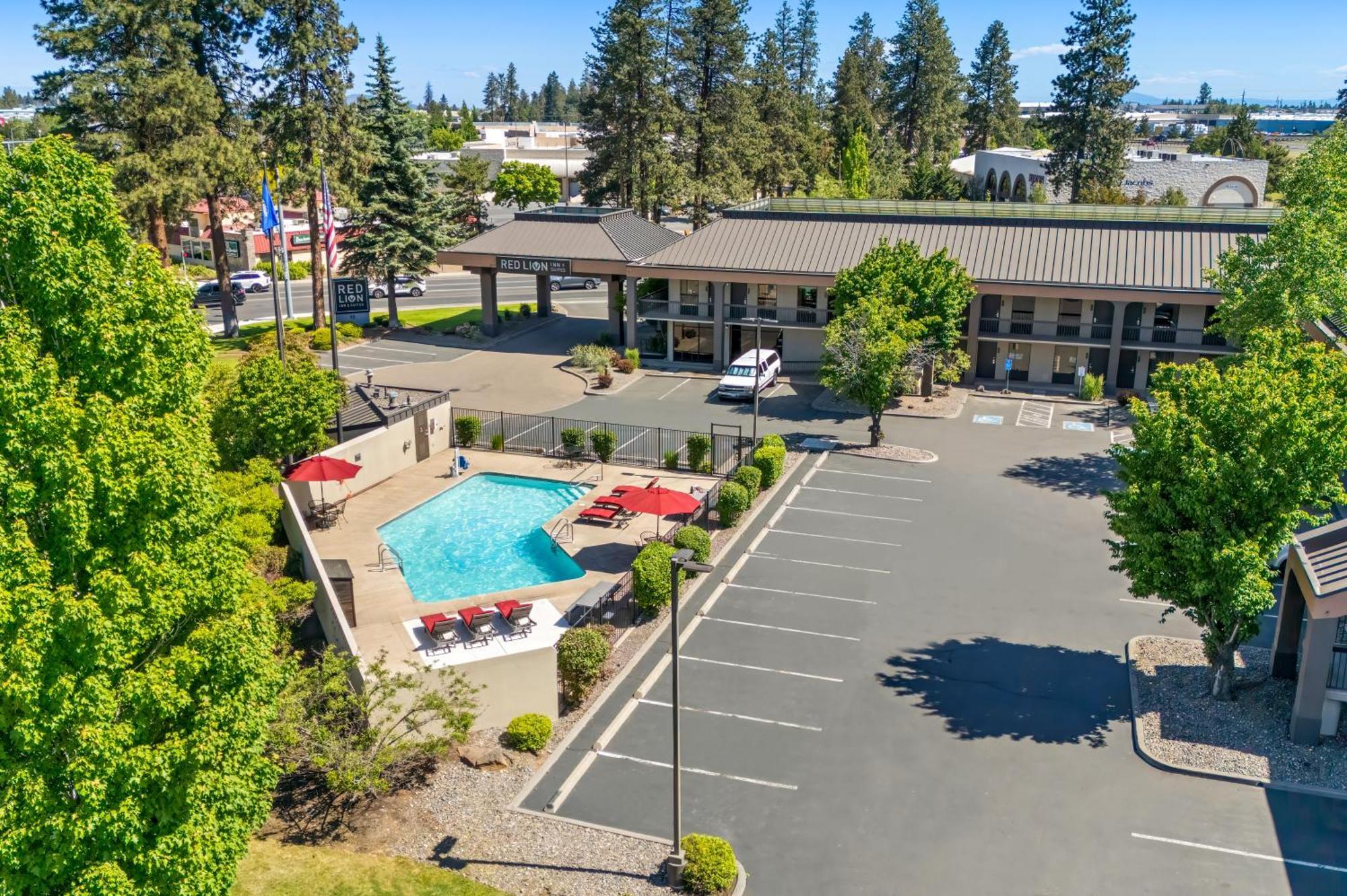 Red Lion Inn&Suites Deschutes River - Bend Exterior foto