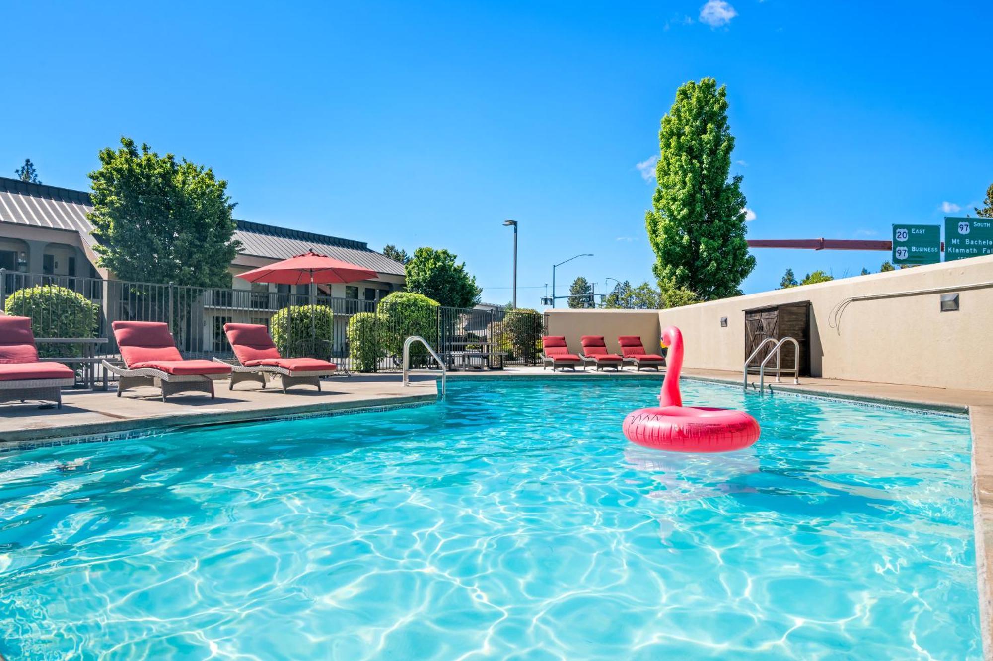 Red Lion Inn&Suites Deschutes River - Bend Exterior foto