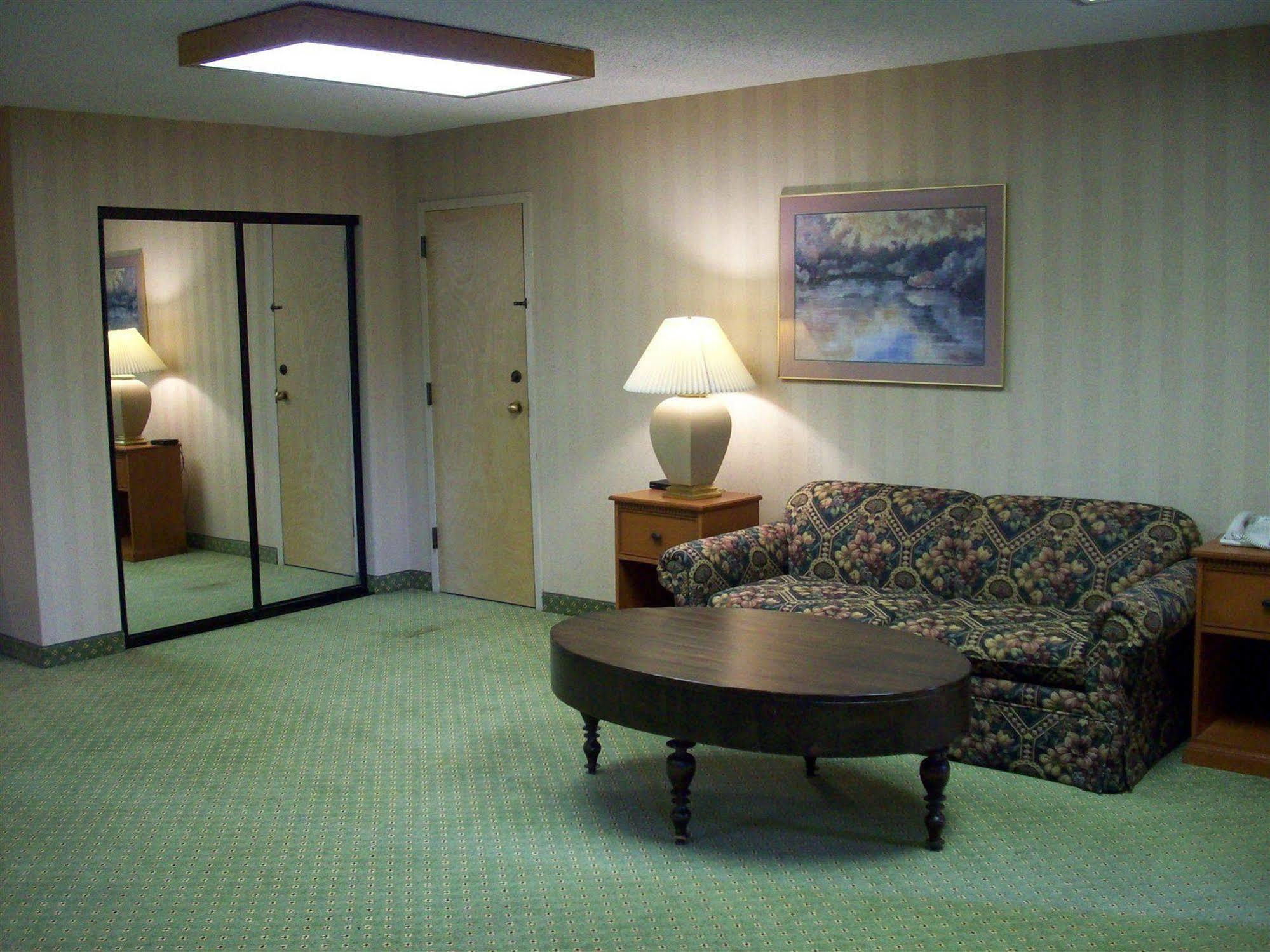 Red Lion Inn&Suites Deschutes River - Bend Exterior foto